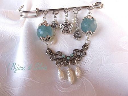 Radice di Acquamarina, perle di fiume, Swarovsky pacific opal, resine e filigrana color argento